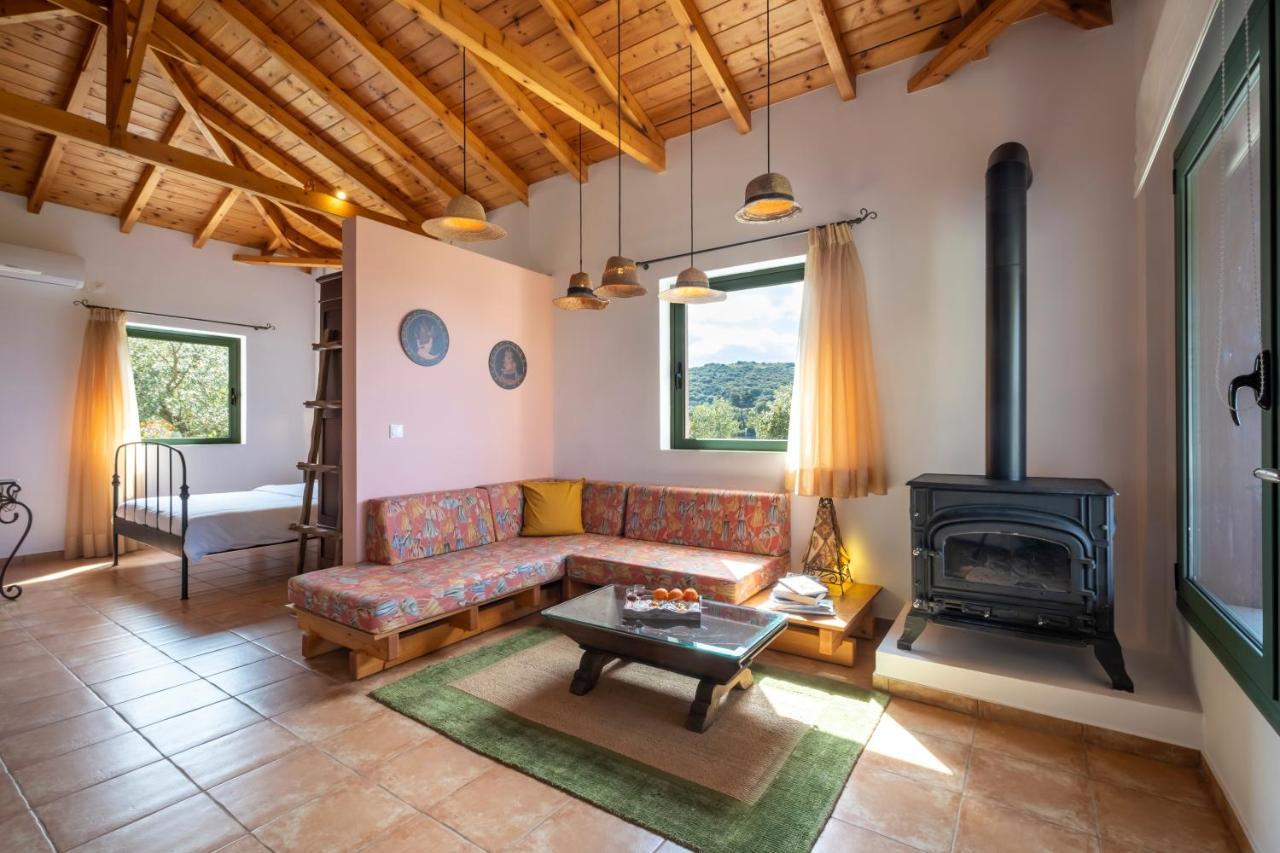 Chamaloni Cottages ฟีนีคุนตา ภายนอก รูปภาพ