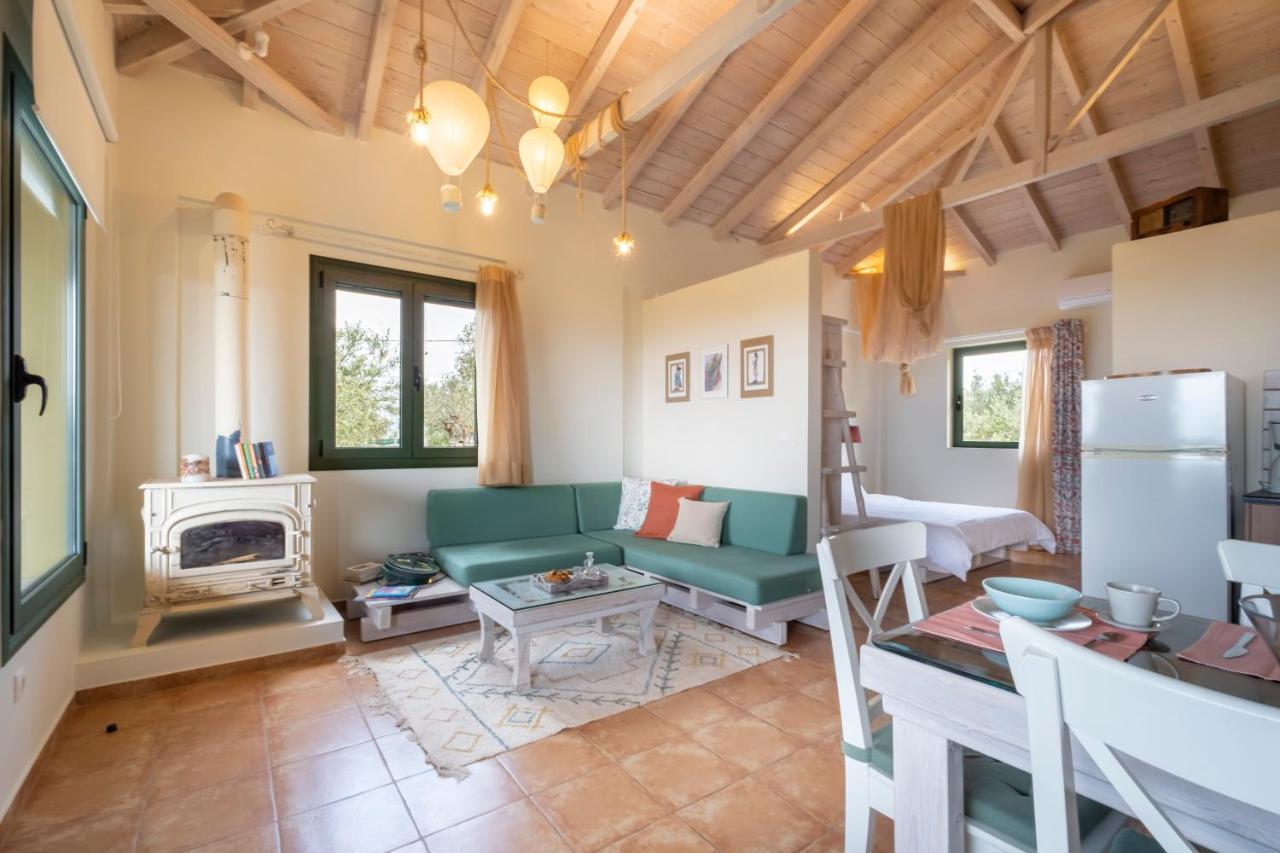 Chamaloni Cottages ฟีนีคุนตา ภายนอก รูปภาพ
