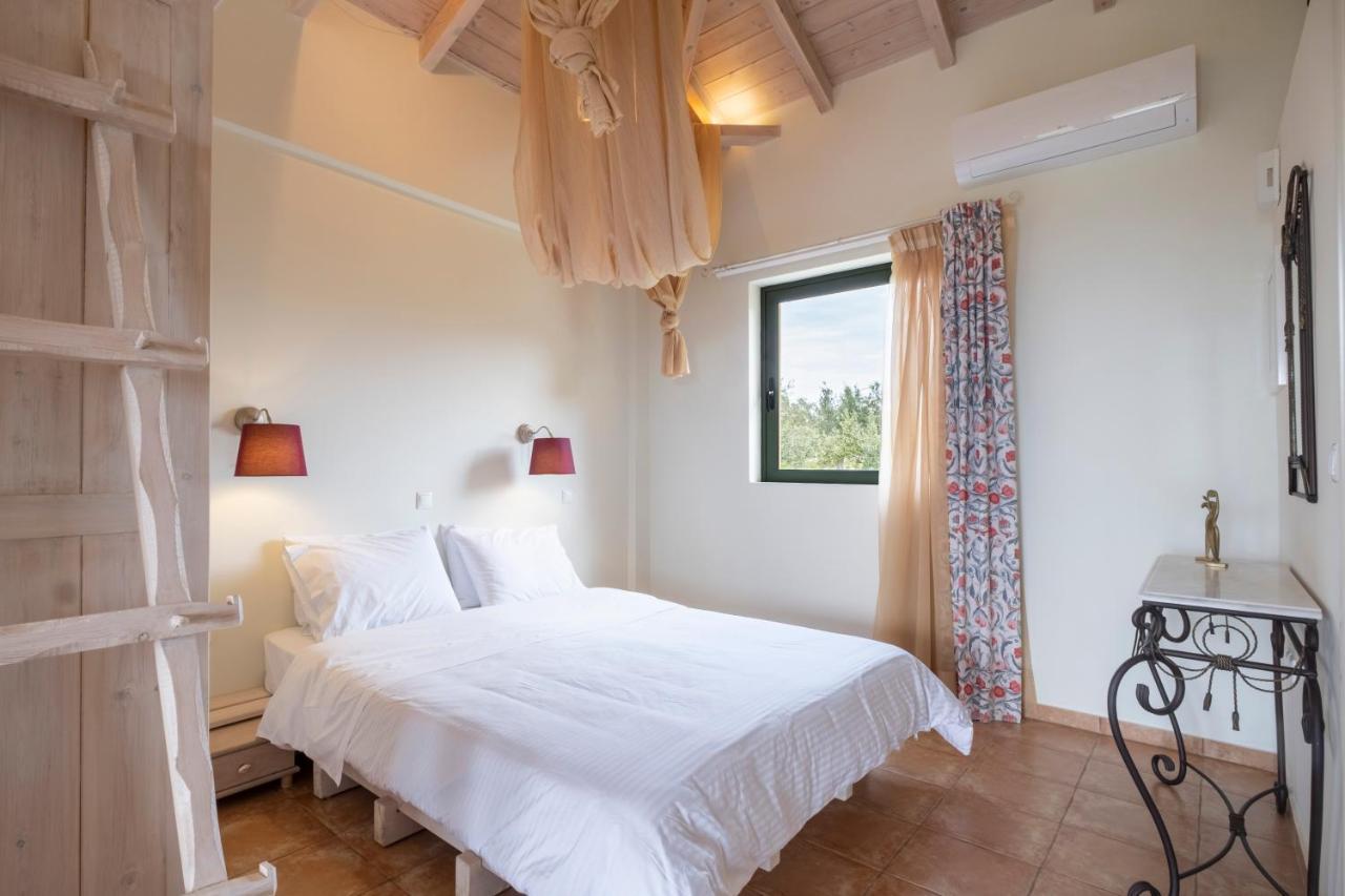 Chamaloni Cottages ฟีนีคุนตา ภายนอก รูปภาพ